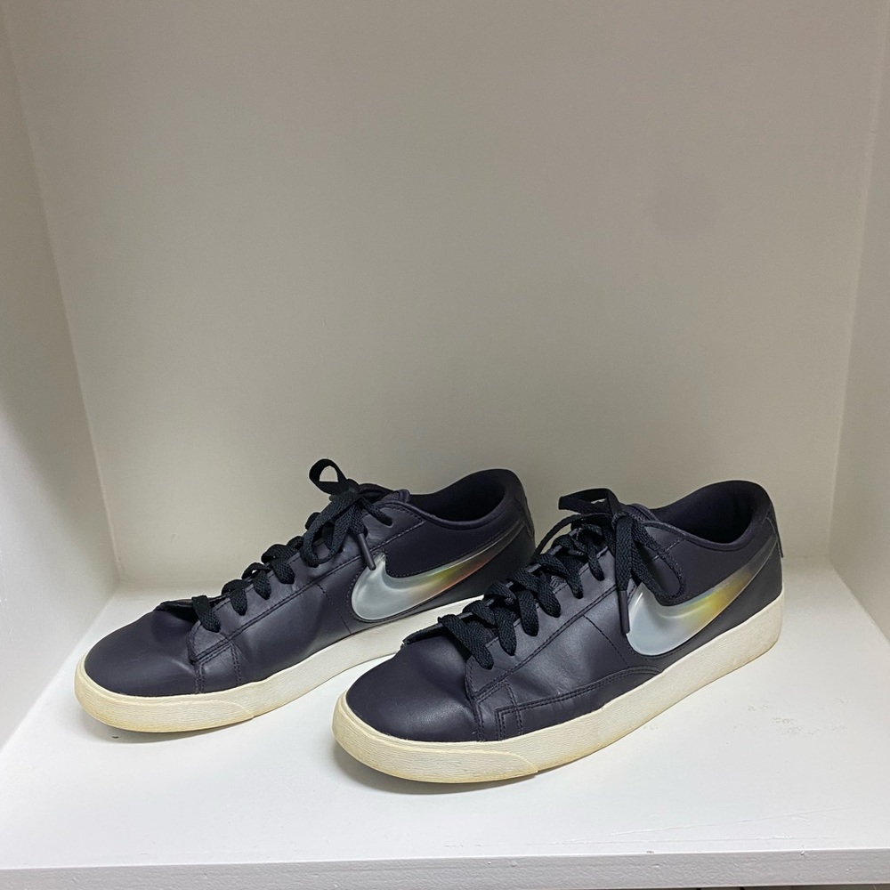 Nike women’s sneakers